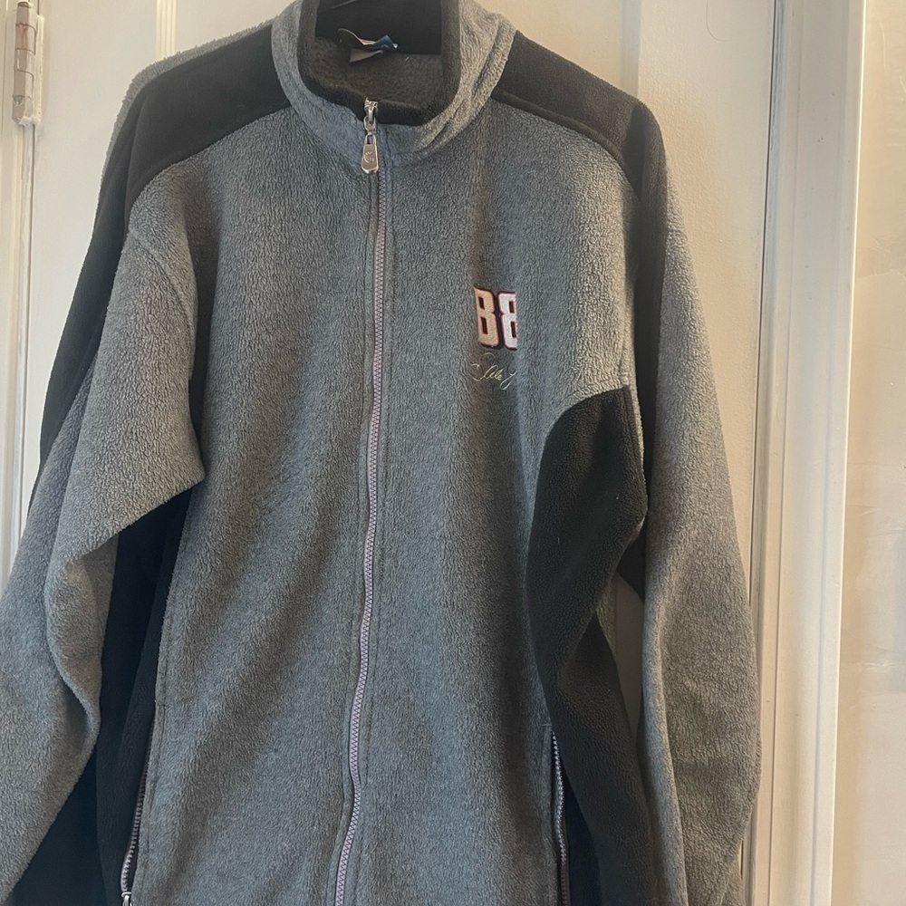 NASCAR #88 Sweater full zip size XL